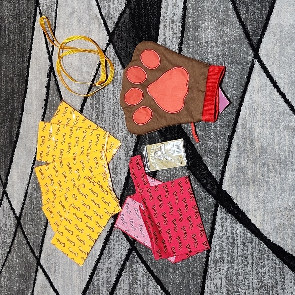 BRAND-NEW DOG BUNDLE BANDANAS METAL TAG WIPE PAWS MITT 🐾